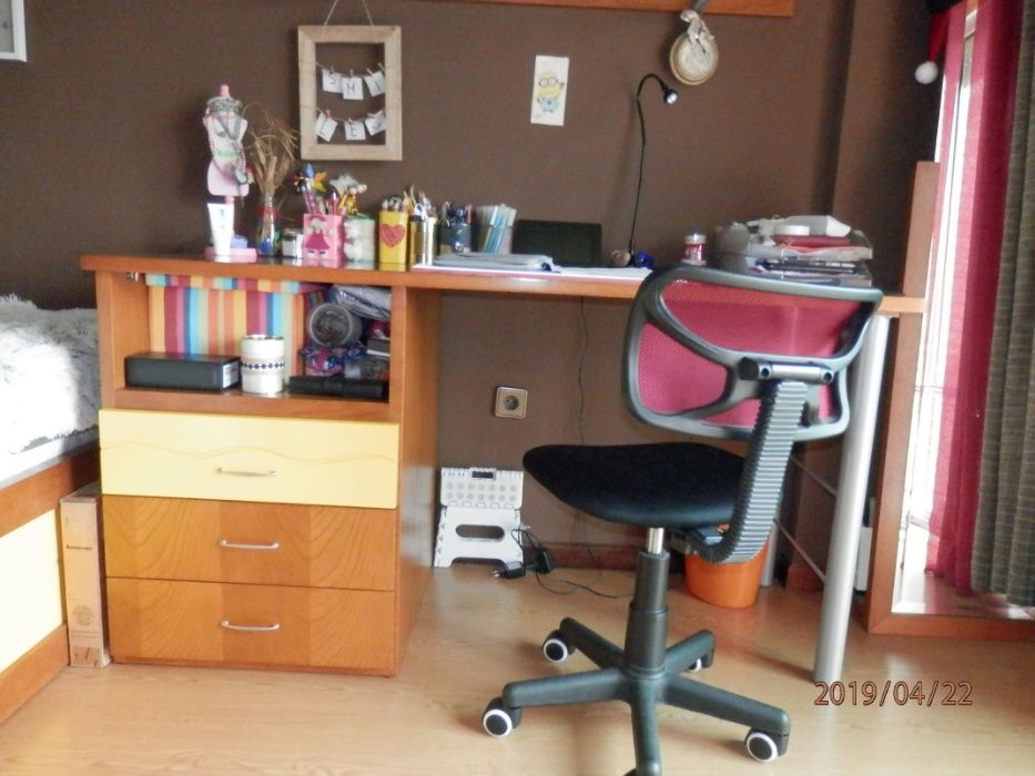 Móvel de quarto em faia