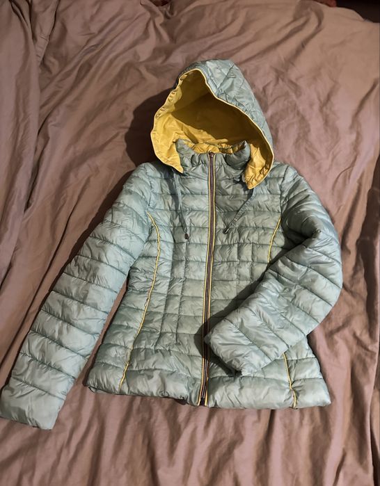 Куртка жіноча S розмір