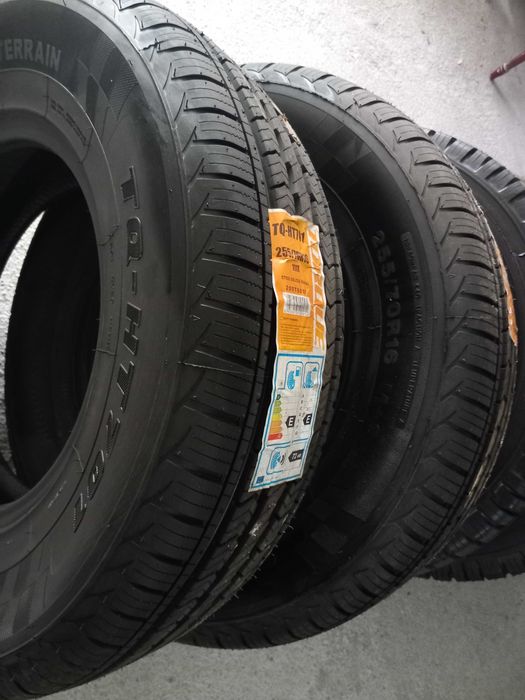 2 Pneus Novos 255/70R16 Torque