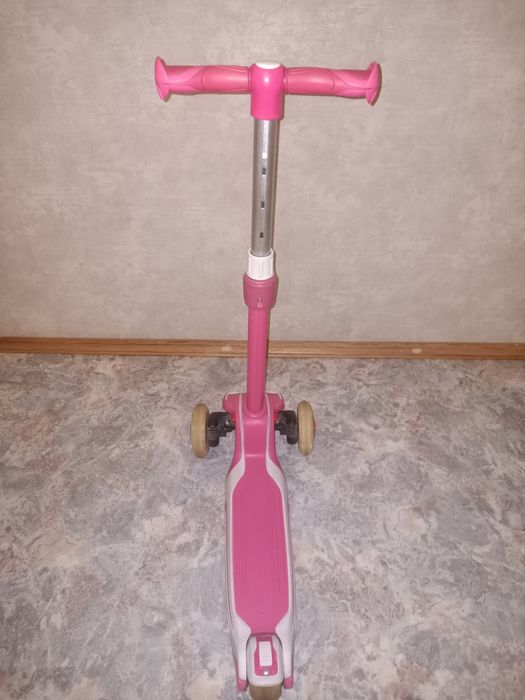 Самокат с сидением 2 в 1 беговел и трехколесный самокат