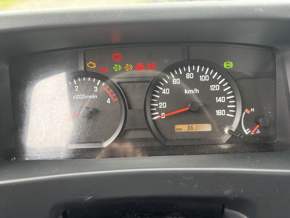 Isuzu NKR  Caixa aberra