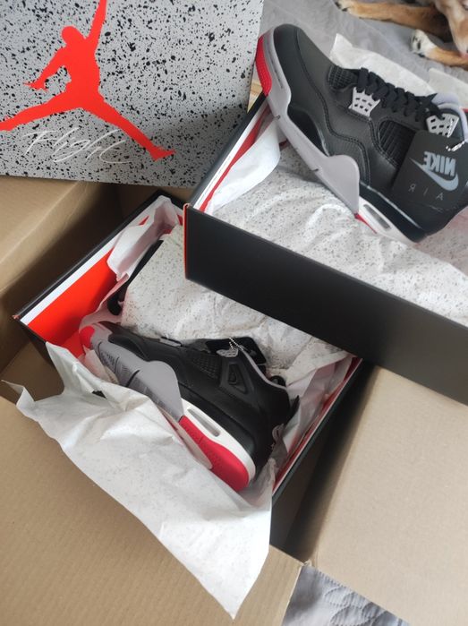 Jordan 4 Rétro (2024) novos Bred reimagined