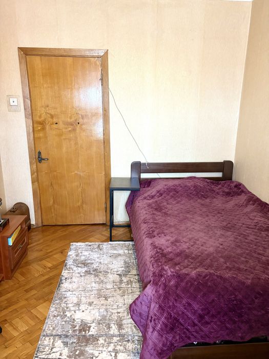 Тепла квартира з газом в затишному місці біля метро Харківськ - More