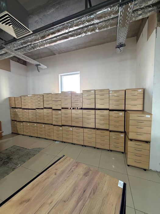 ДЕШЕВО крісла офісні тумби мобільні столи лофт loft вживані б.в б.у