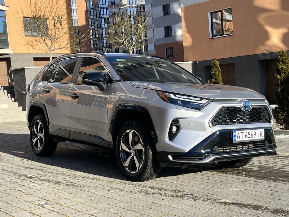 Toyota Rav4 плагін гібрид