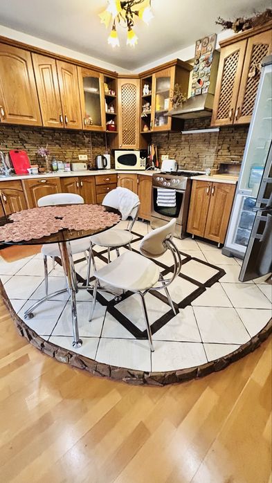 Продаж 2-х рівневоі на Мазепи