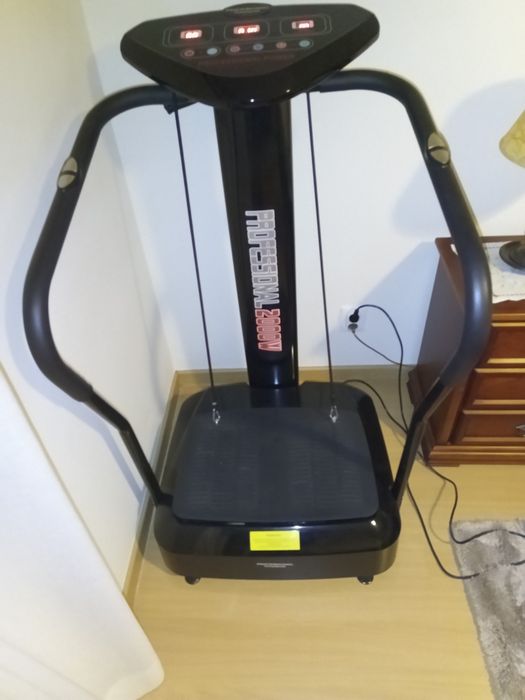 Plataforma vibratória em excelente estado, com muito pouco uso e a funcionar na perfeição.