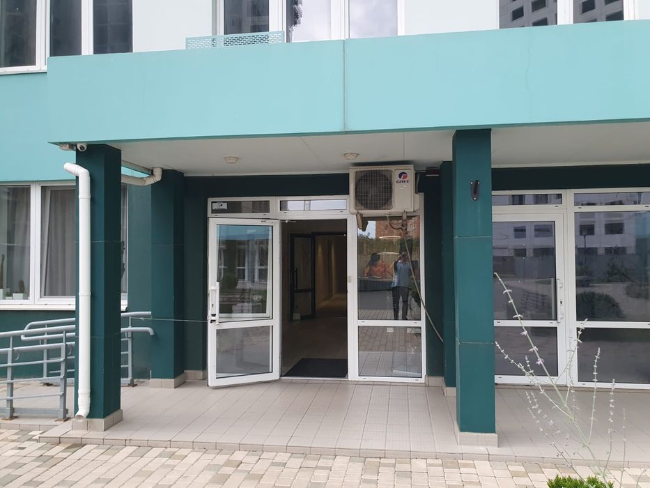 Продам 1 квартиру  жк.Жаботинского 54 а Альтаир 3
