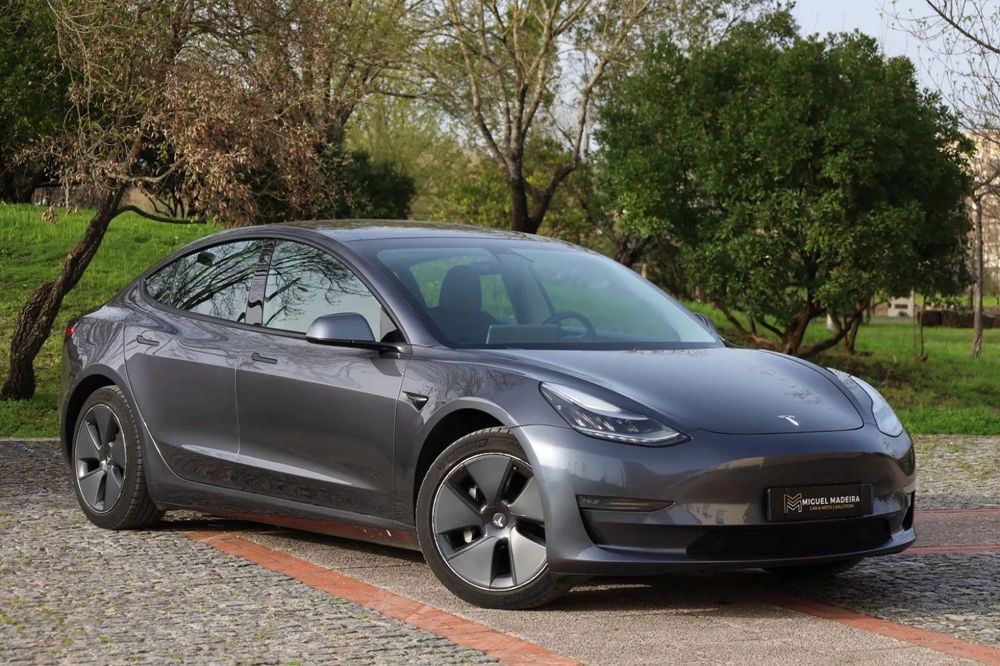 Tesla Model 3 Long-Range Dual Motor AWD