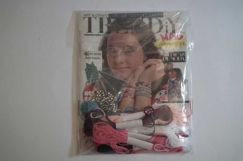 Kit para fazer pulseiras bling, da revista Trendy.