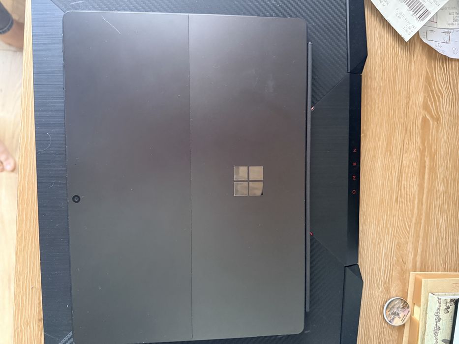 Microsoft Surface 9 pro + teclado + caneta