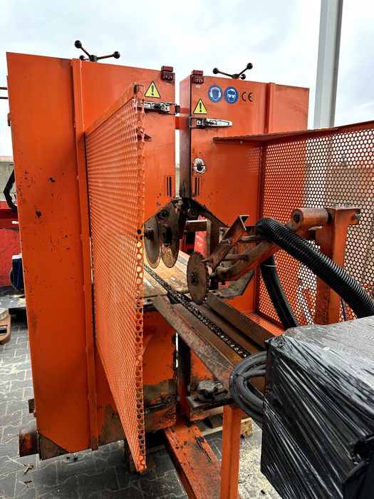 Trak taśmowy pionowy CZP-2 WIREX, automatyczny rozstaw głowic