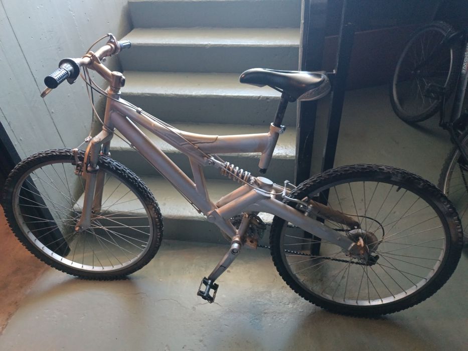 Bicicleta com travão de Disco como Nova