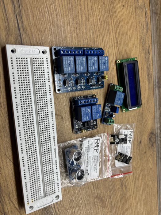 Moduły Arduino: ESP8266 ESP-01 (Wi-Fi) + nRF24L01 (2.4GHz)