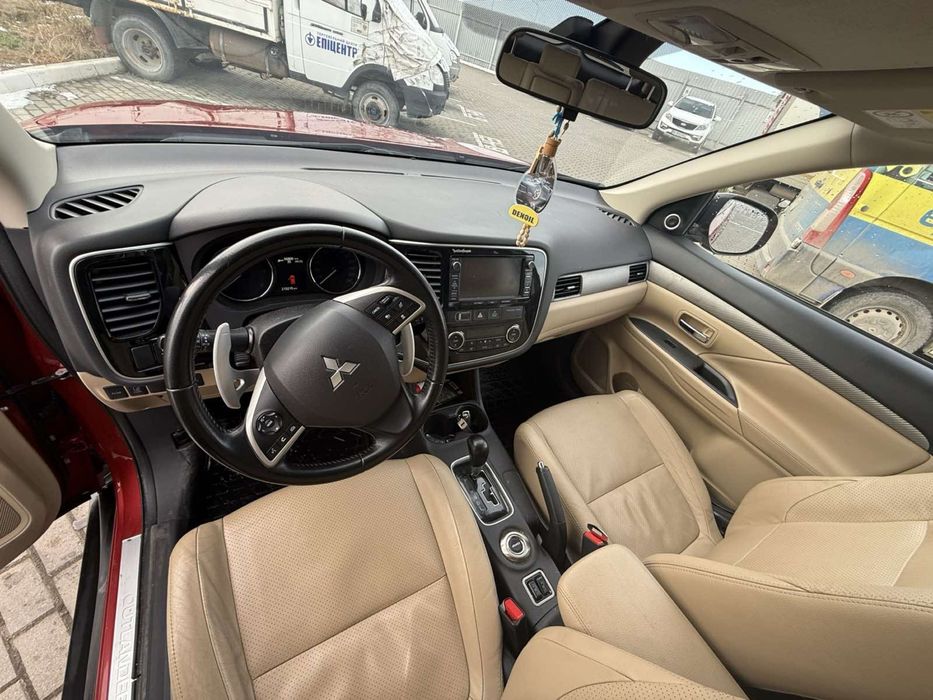 Автомомвль Mitsubishi