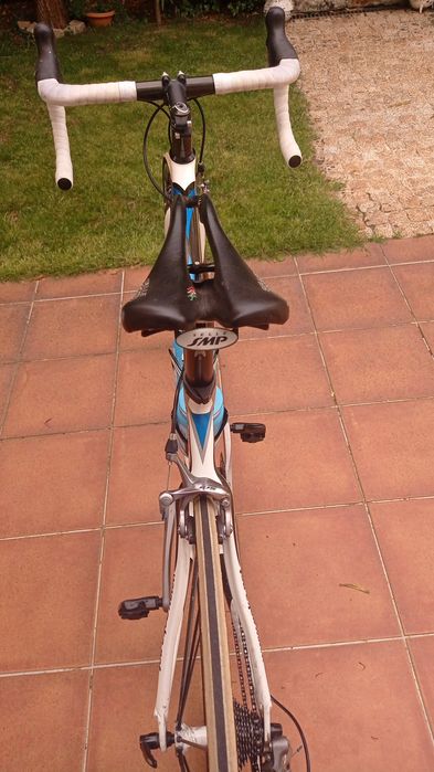 Bicicleta estrada em carbono