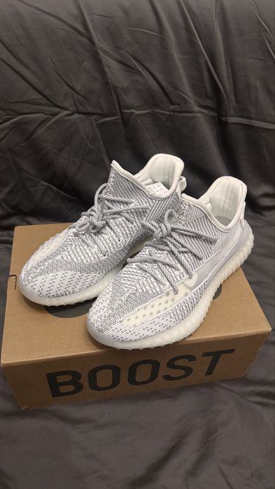Yeezy 350 v2 static