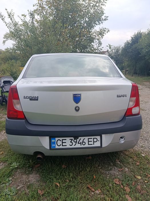 Автомобіль Дача Логан
