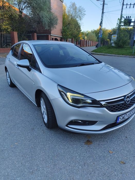 Sprzedam Opel Astra 2019
