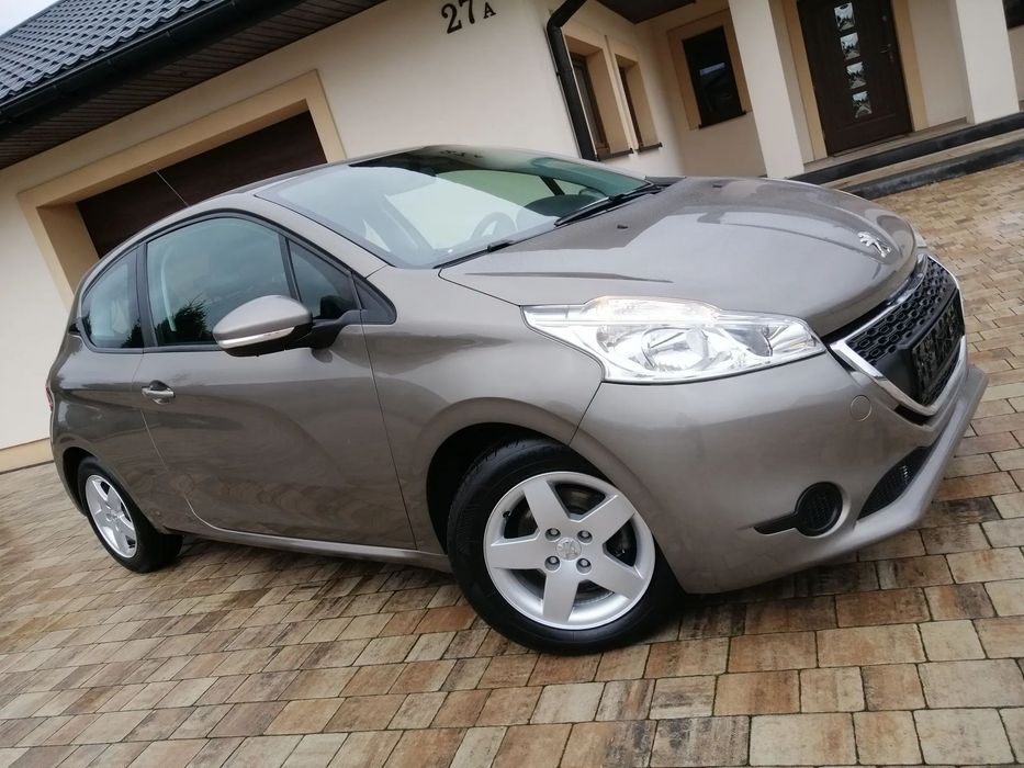 Peugeot 208