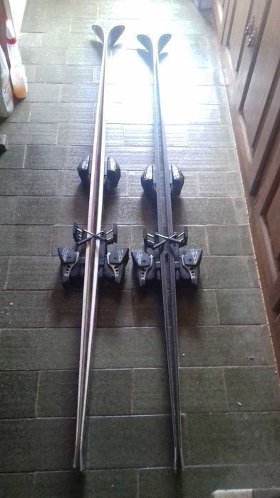 tenho para venda ski para neve estado razoável
