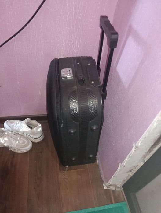 чемодан дорожный