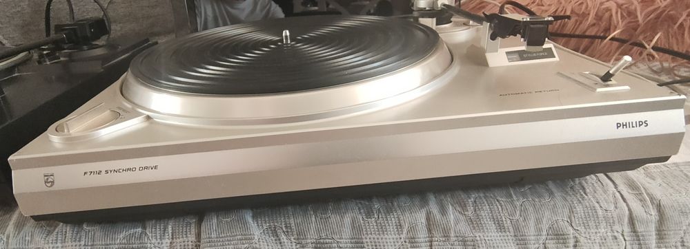 Gramofony Philips i Kenvod