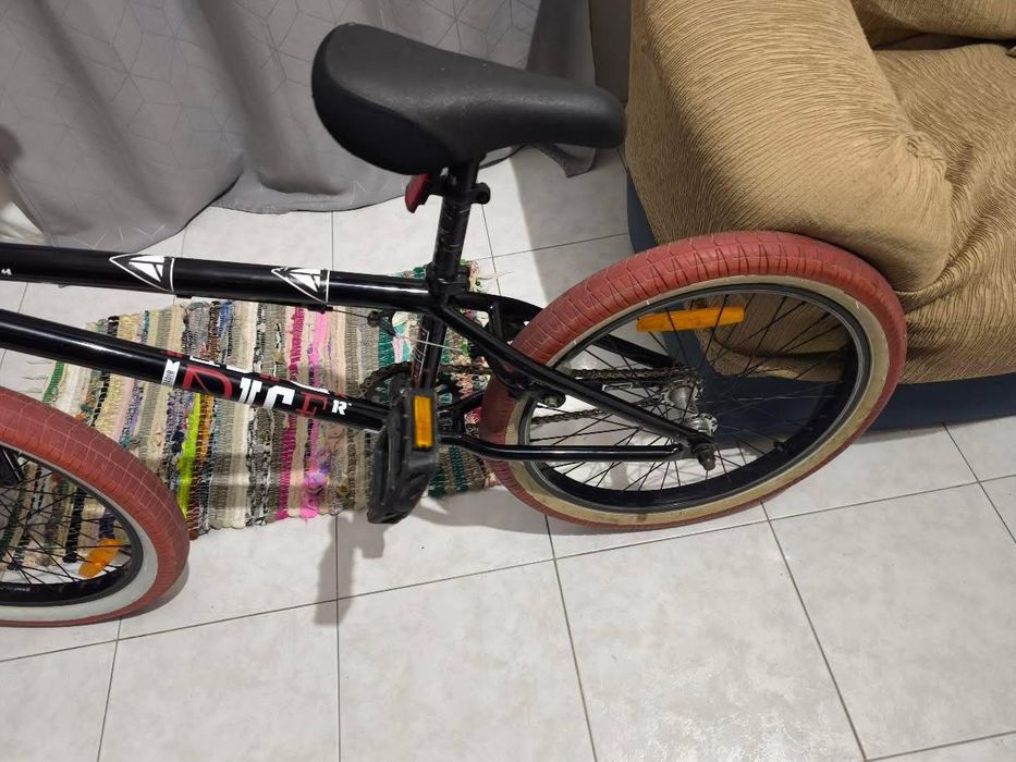 Bicicleta BMX muito pouco usado