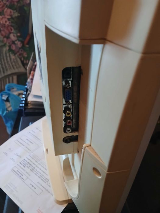 TV plana para quarto Crown