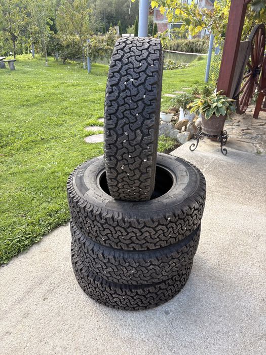 Zestaw opony 4x4 terenowe. 215 75/16