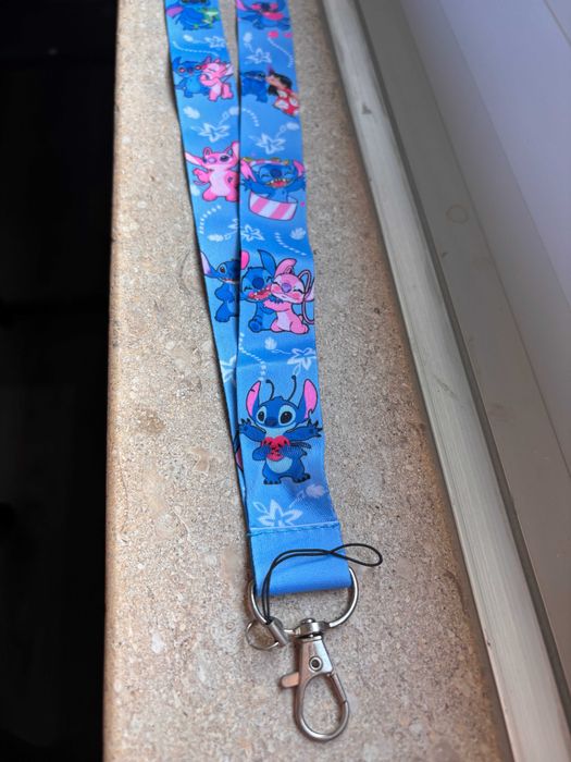 Fita Porta-Chaves / Porta-Cartões – Stitch Expressivo (Produto Novo)