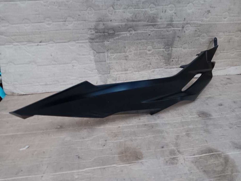 Carenagem inf esq tras Honda NSS125/ 300 / 350 Forza versão 18 a 24