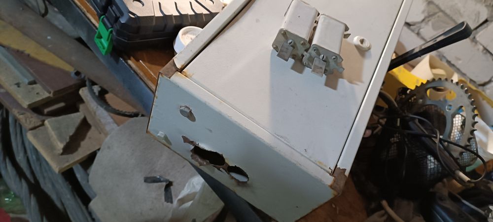 Рубильник трьохполосний беушний