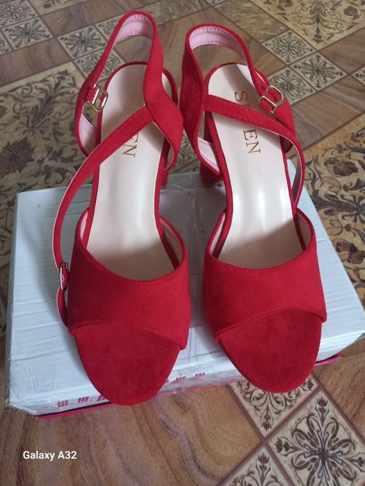 Замшеві босоніжки 36 р.