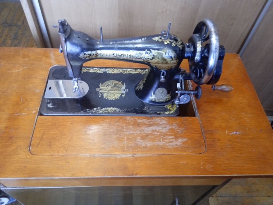 Швейна машинка Singer