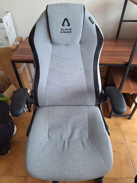 Secretária e cadeira para gamers