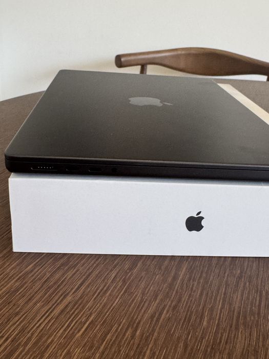Macbook Pro M5 14’ 2026 NOVO 16GB 512GB