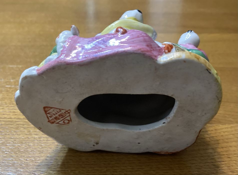 Buda da fertilidade em porcelana