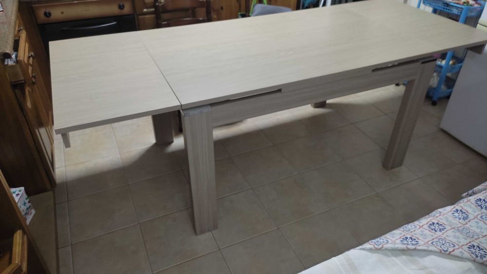 Extendable Kitchen/Dining Table with Chrome Finishes64552289262849121