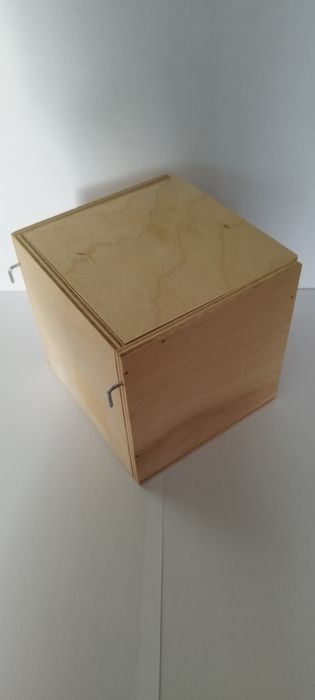 Prawie nowe budki dla zeberek , mewek itp.