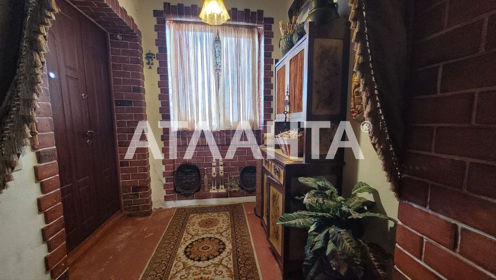 Будинок в Остриці