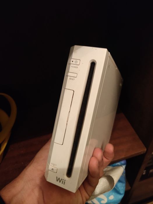 Consola Wii com chip e diversos jogos