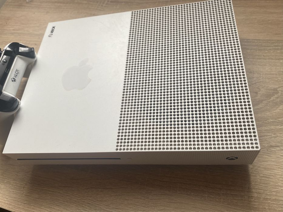 Sprzedam xbox one s 1tb
