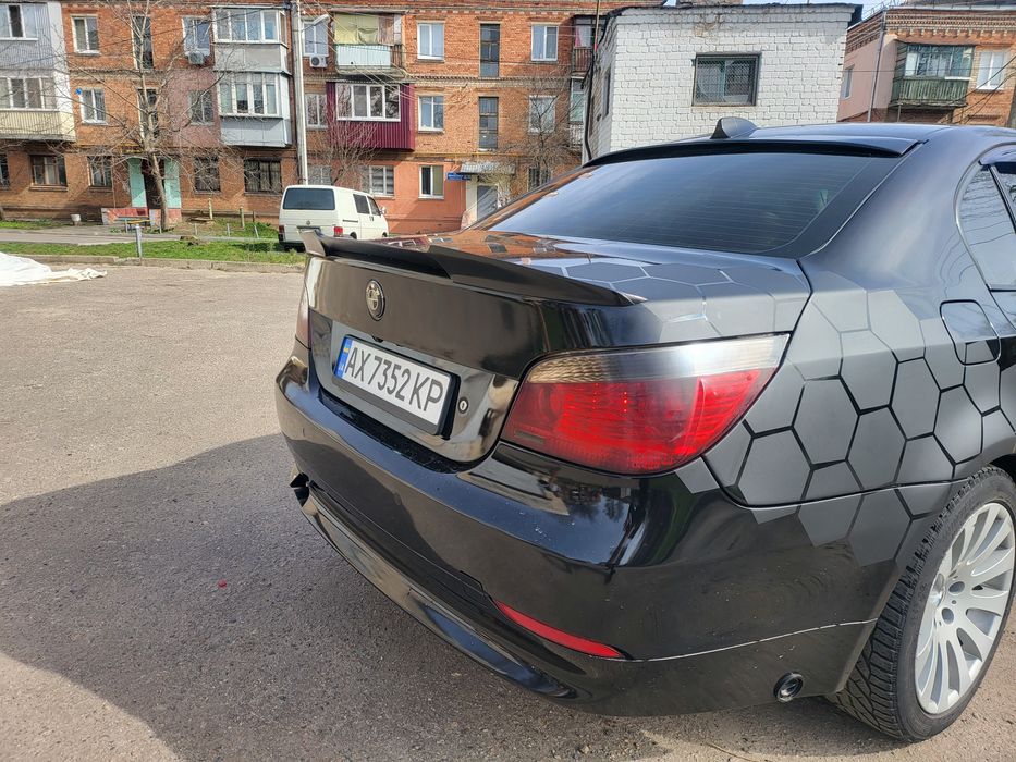 Продам BMW E60 5-серія 2,2л.2004