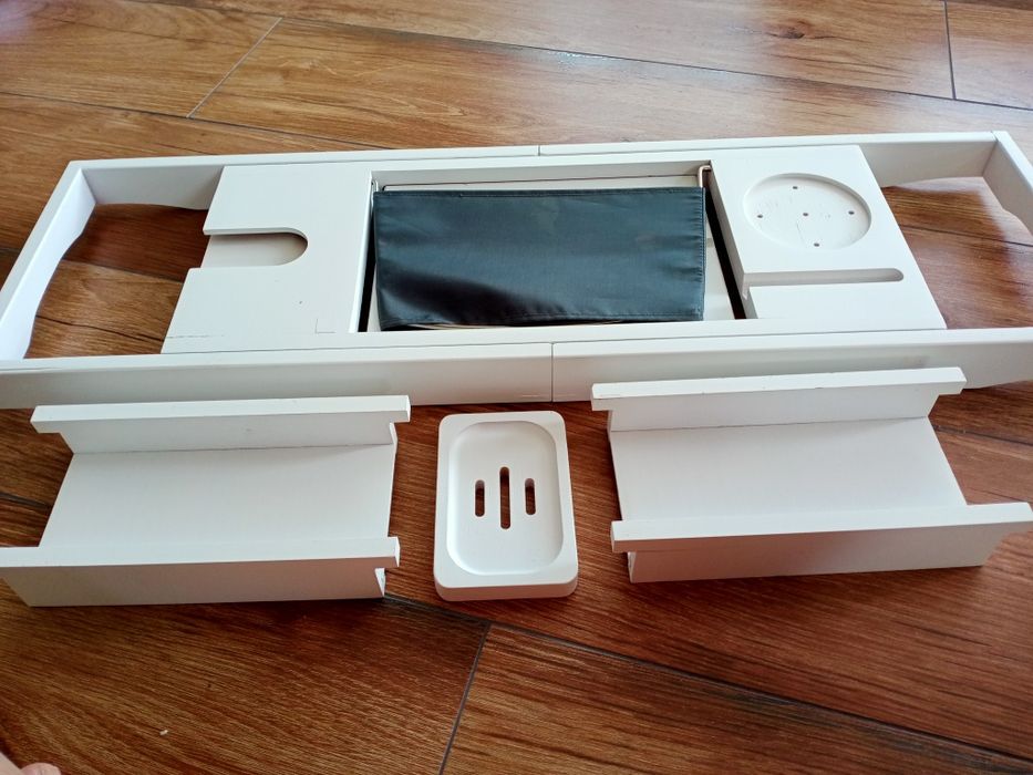 Rozsuwana półka drewniana na wannę