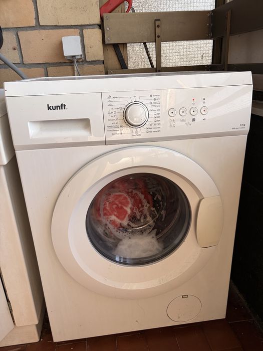“Máquina de Lavar KUNFT 6Kg – Impecável e a Funcionar Perfeitamente”.