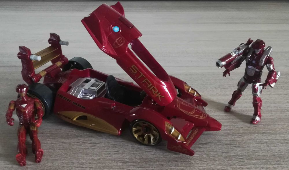 Conjunto Action Man + Dragões + carro do Homem de Ferro