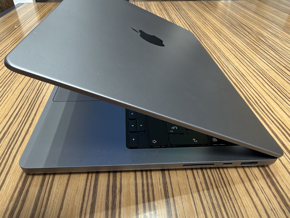 MacBook Pro 14" (2021) M1 Pro, 16 GB RAM, 512 GB – bateria 100% com 12 ciclos