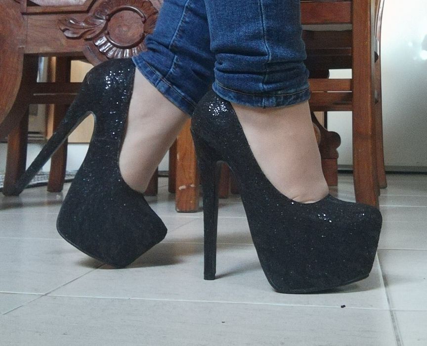 Sapatos novos por usar