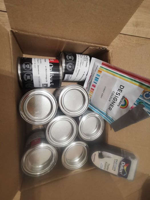 Próbki farb Tikkurilla mieszalnik beże, szarości, błękity, róże